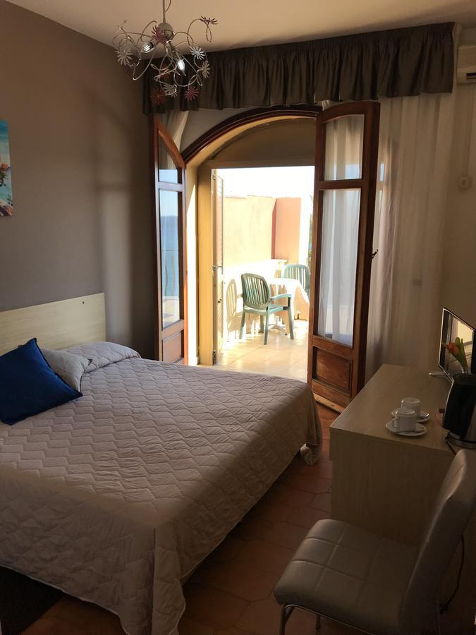 Hotel La Sirenetta Giardini Naxos Bagian luar foto