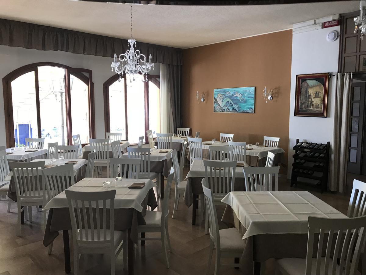 Hotel La Sirenetta Giardini Naxos Bagian luar foto